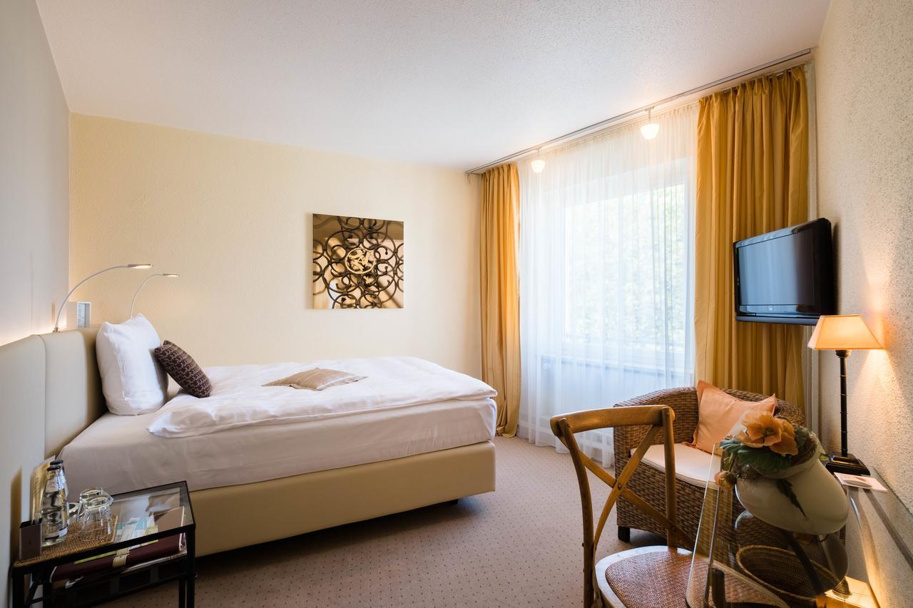 Hotel Zur Muehle Paderborn Buitenkant foto